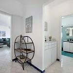 House Paraiso Frente A דירה